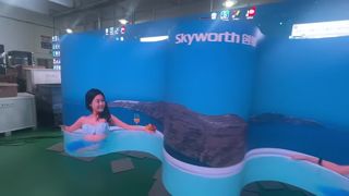 Яркость наружного светодиодного экрана 7000 нит